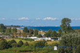 Seitenblick Balkon - Berolina 6. OG Landseite, 47m² Wohnung mit Tiefgarage, Schwimmbad und mehr, in 23747 Dahme.
