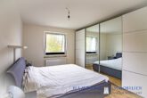 KfW-55-Doppelhaushälfte, BJ 2020, Gesamtfläche ca. 251 m², Vollkeller in 24558 Henstedt-Ulzburg - Elternschlafzimmer