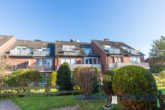 Hausansicht hinten - Gemütliche DG-Whg. mit Wohn-Schlafbereich, EBK, Duschbad, Flur und sonnigen Südbalkon, 23747 Dahme