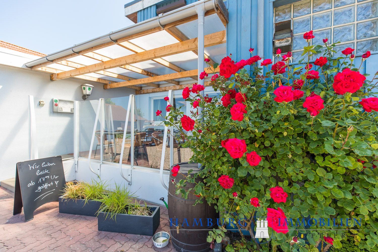 Überdachte Terrasse Zugang zum Frühstücksraum