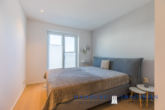 Zimmer - Wohnen am Meer: Hochwertige 3-Zi.-Fewo in 23747 Dahme mit Fahrstuhl, Balkon & Komplettausst.