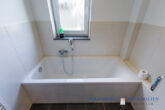 Badezimmer - Liebervoll möbilierter Bungalow mit Garten, ca.87m² zur Miete in 23746 Kellenhusen