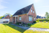 Hausansicht - Demnächst Vermarktungsbeginn: Haus mit 2 Wohnungen zentral in 23743 Grömitz nah am Kurpark