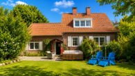 Rückansicht - Privates Gartenrefugium in Dahme – charmantes Küstenhaus mit Sauna & großem Naturgrundstück