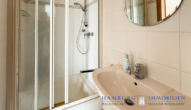 Dusche Gäste WC - Doppelhaushälfte – ca. 109 m² Wohnfläche – ca. 647 m² Grundstück – in 24558 Henstedt-Ulzburg