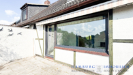 Terrasse vorn - Doppelhaushälfte – ca. 109 m² Wohnfläche – ca. 647 m² Grundstück – in 24558 Henstedt-Ulzburg