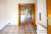 Eingangsflur - 3-Familienhaus – BJ 1999 – Eignerwohnung, 4 Zimmer, sofort beziehbar – 30-er Zone in 25436 Tornesch