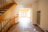 Hausflur - 3-Familienhaus – BJ 1999 – Eignerwohnung, 4 Zimmer, sofort beziehbar – 30-er Zone in 25436 Tornesch