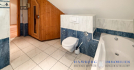 Bad Obergeschoss - 3-Familienhaus – BJ 1999 – Eignerwohnung, 4 Zimmer, sofort beziehbar – 30-er Zone in 25436 Tornesch