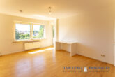 3-Zimmer-Wohnung, modernisiert, renoviert, ruhig und verkehrsgünstig gelegen in 25421 Pinneberg - Wohnzimmer
