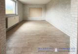 Wohnzimmer - Eine Wohnung sofort beziehbar in saniertem 3-Familienhaus in 24576 Bad Bramstedt