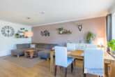 EG Wohnzimmer - Haus mit Ferienwohnungen, ca. 262m² Wohn- Nutzfläche in 23730 Pelzerhaken, ca. 350m zum Strand